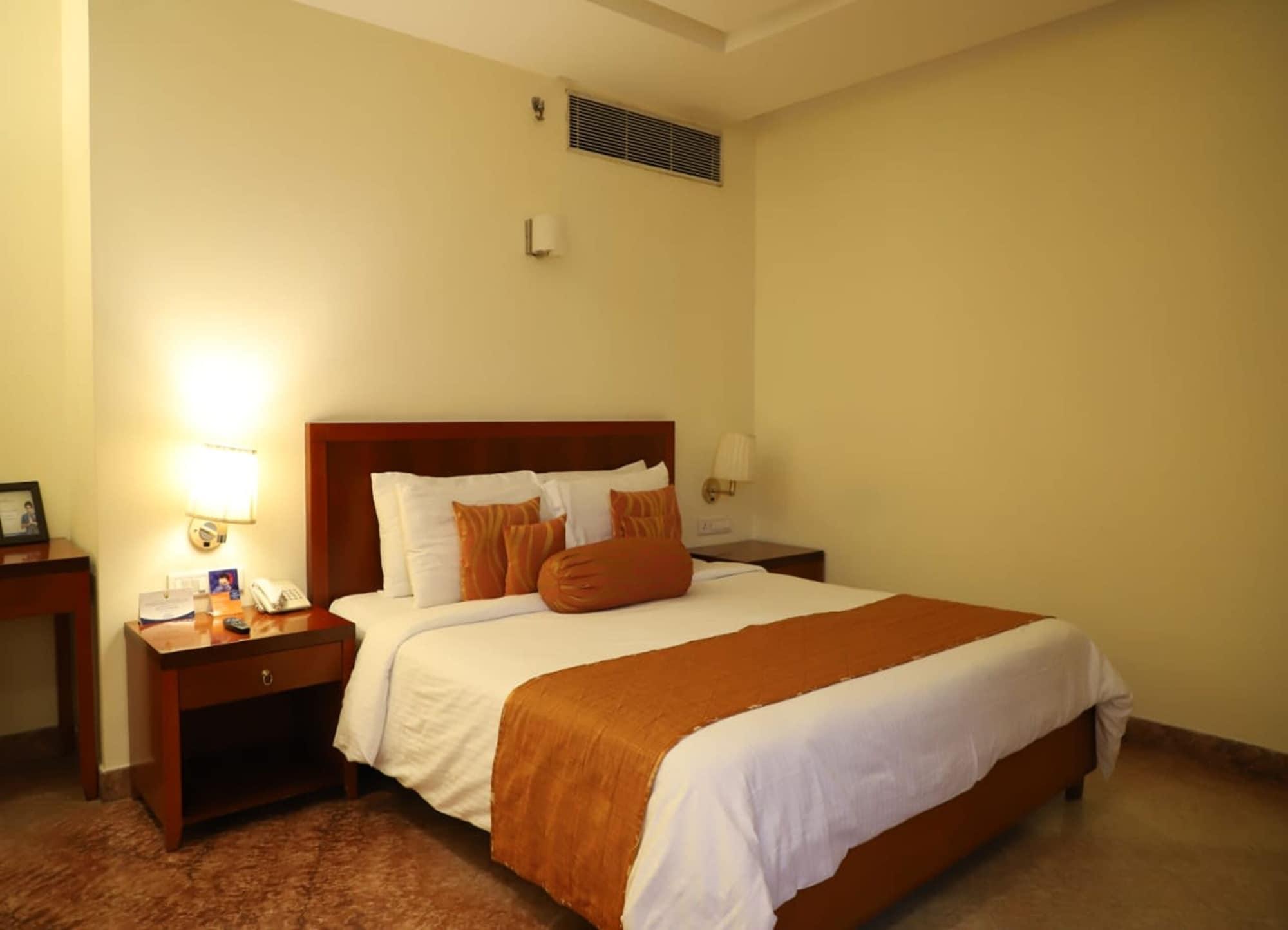 Royal Sarovar Portico Siliguri Eksteriør bilde
