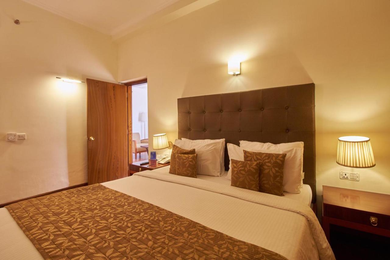 Royal Sarovar Portico Siliguri Eksteriør bilde