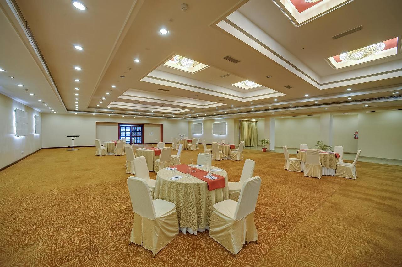 Royal Sarovar Portico Siliguri Eksteriør bilde