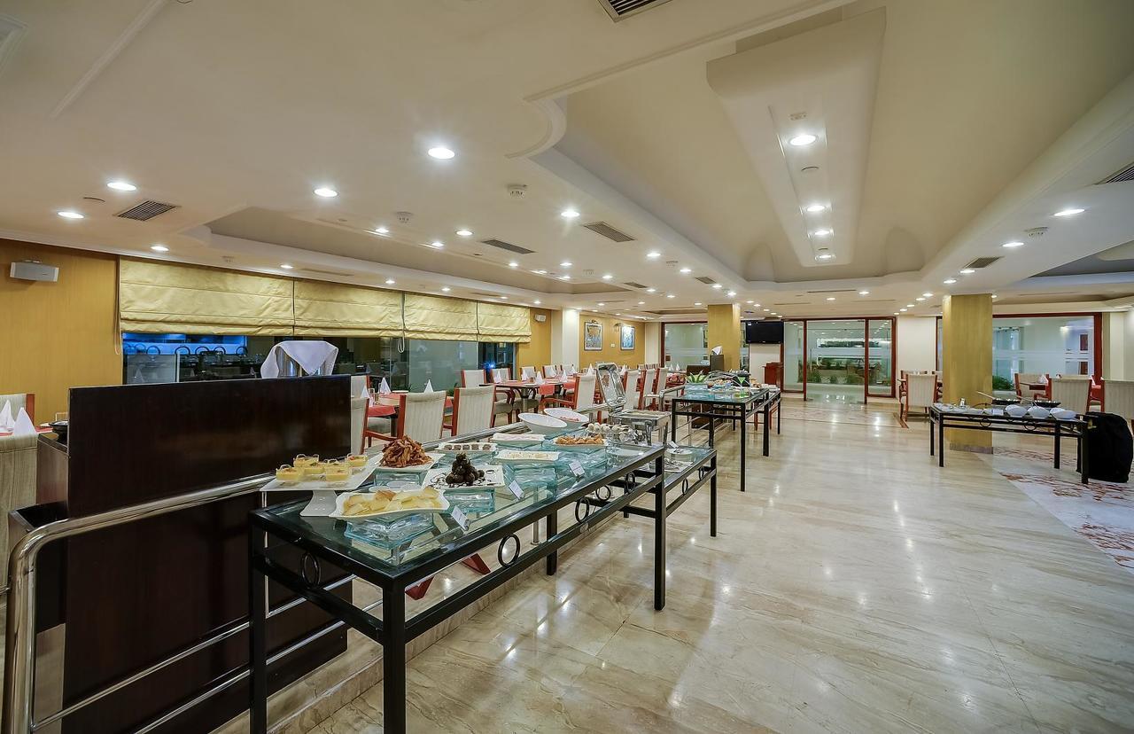 Royal Sarovar Portico Siliguri Eksteriør bilde