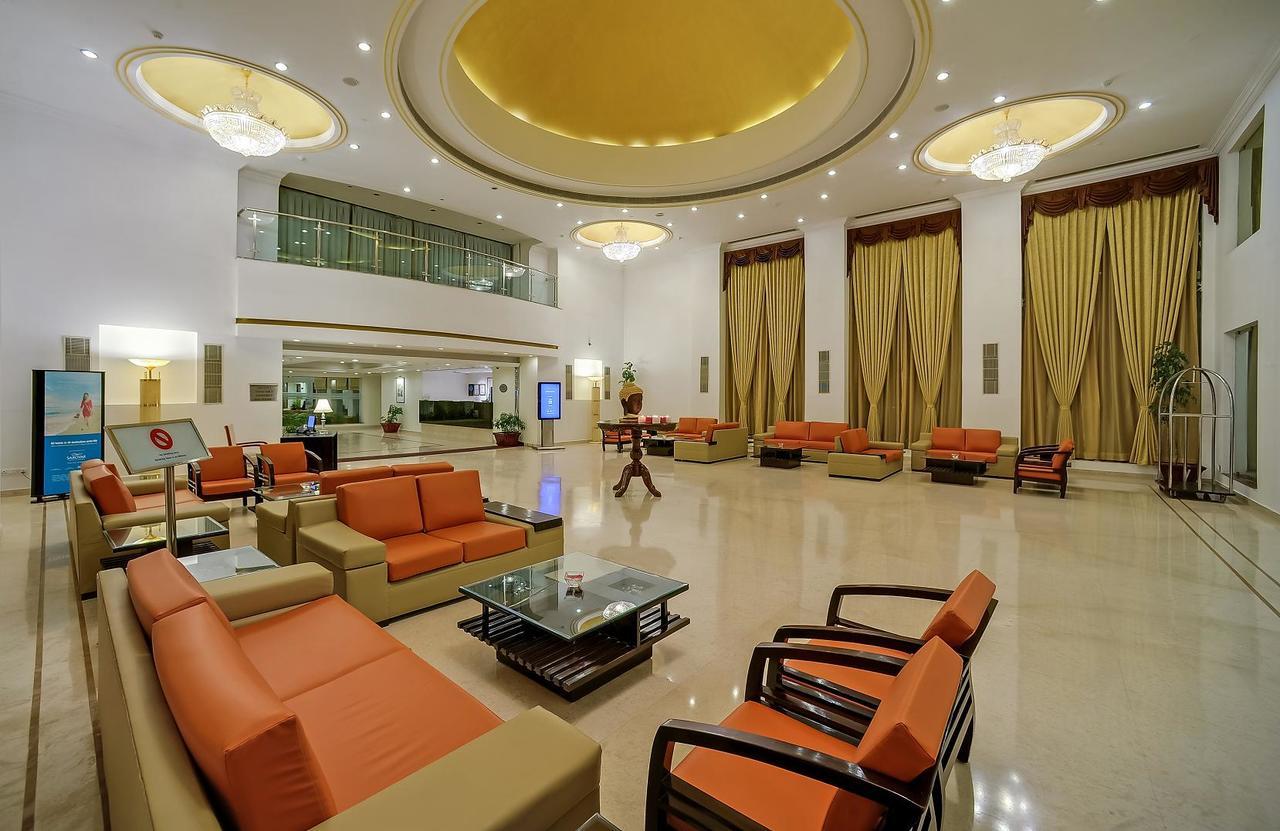 Royal Sarovar Portico Siliguri Eksteriør bilde