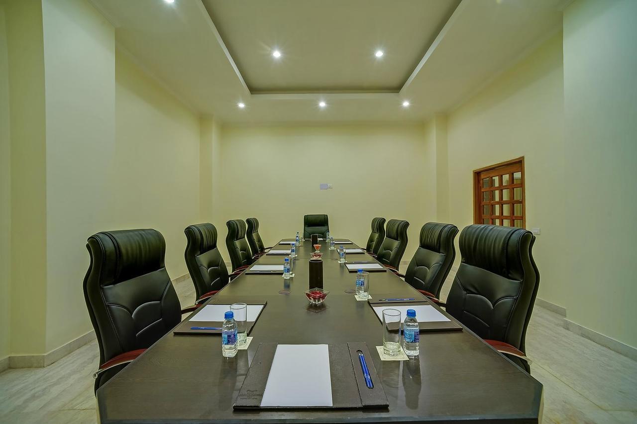 Royal Sarovar Portico Siliguri Eksteriør bilde