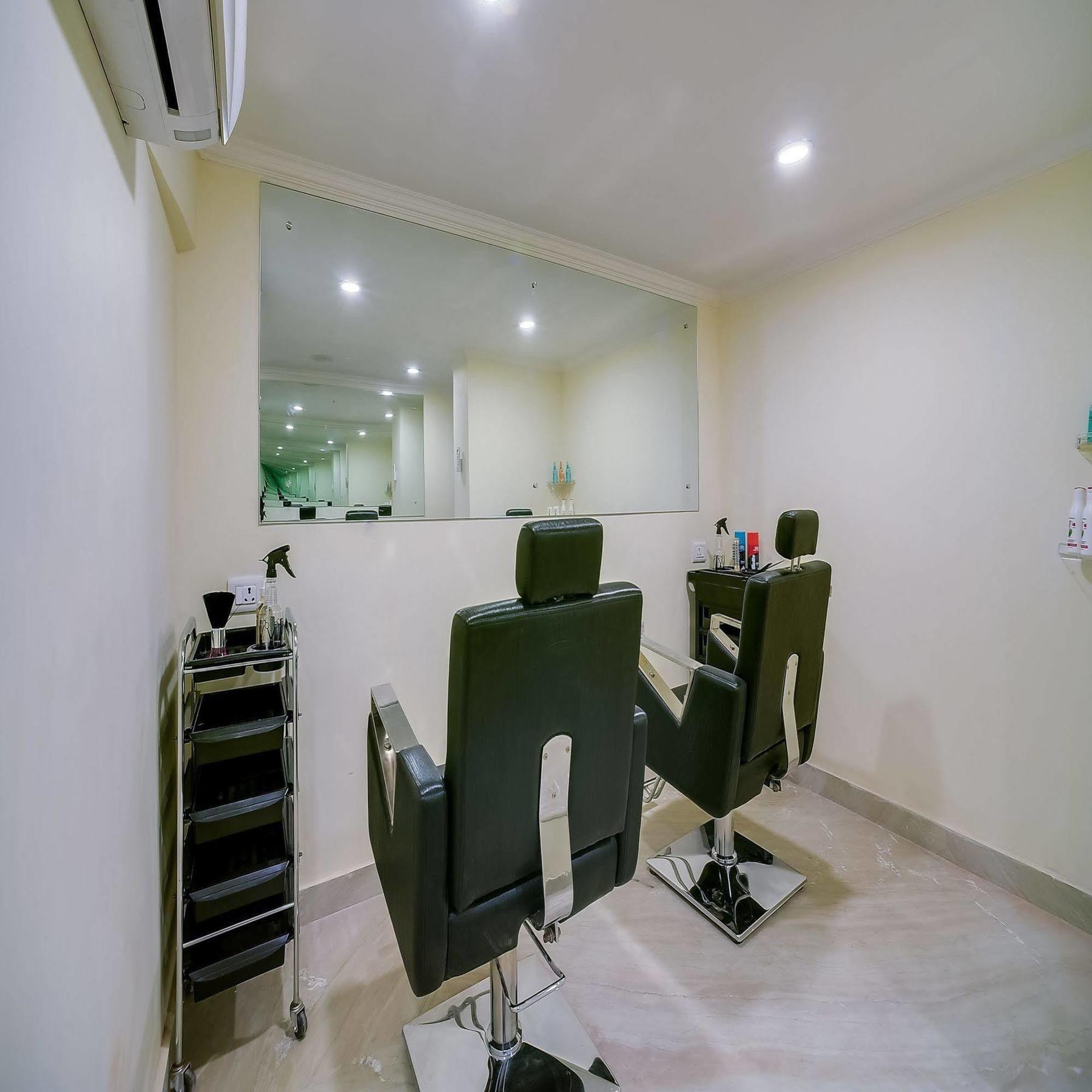 Royal Sarovar Portico Siliguri Eksteriør bilde