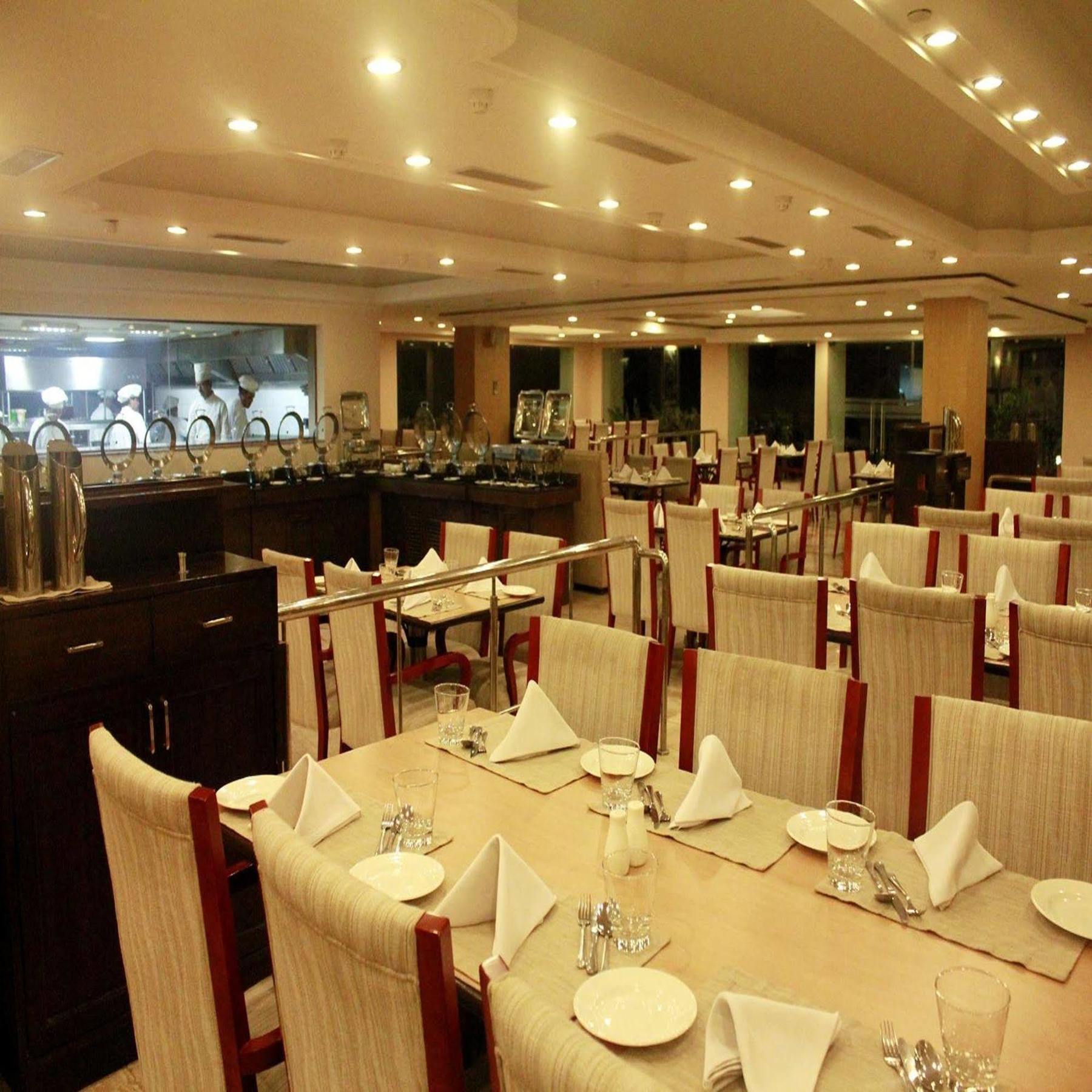 Royal Sarovar Portico Siliguri Eksteriør bilde